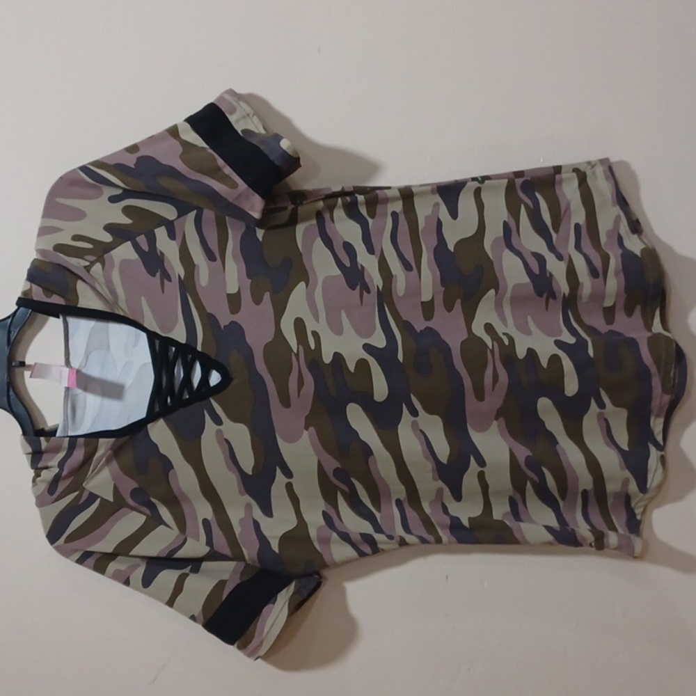 Women's hooded camo top